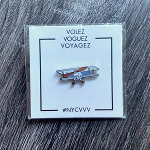 Limited Edition LV Airplane ✈️ Pin / Pintrill